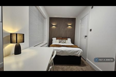 1 bedroom in a house share to rent - Photo 4