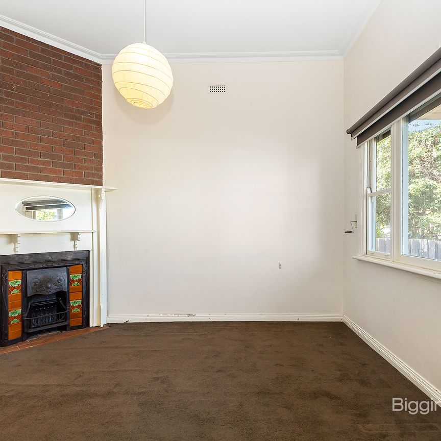 3 BEDROOM DELIGHT! - Photo 1