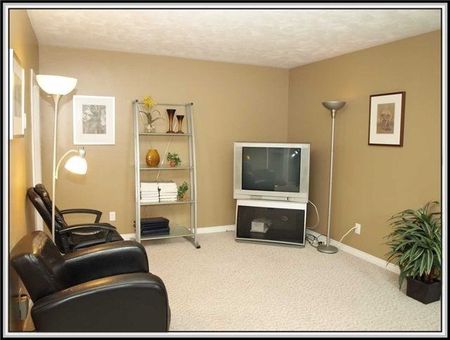 For Lease - 248 TAUNTON Road Unit# MAIN, Oshawa, Ontario - Photo 4