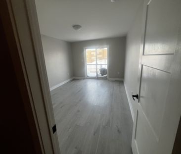 For Lease - 230 Prince William Way, Barrie, Ontario - Photo 3