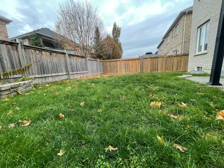 For Lease - 1784 Jack Glenn Street, Oshawa, Ontario - Photo 3