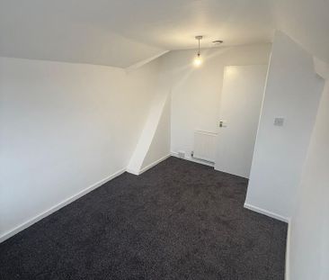3 bedroom maisonette to rent - Photo 2