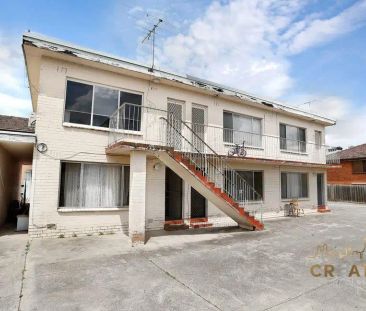 “PERFECT HOME IN ALBION” - Photo 2