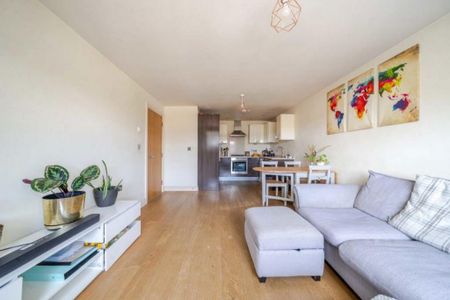 2 bedroom flat to rent - Photo 2