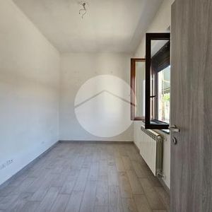 Trilocale in affitto - Photo 2