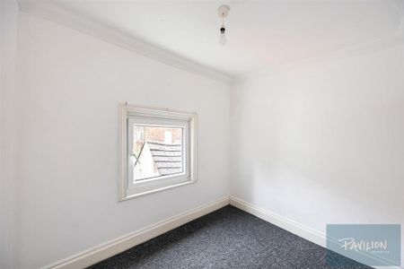 5 bedroom terraced house to rent - Photo 3