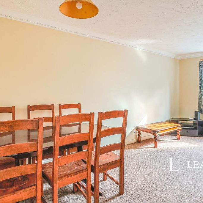 1 bedroom in a house share to rent - Photo 1