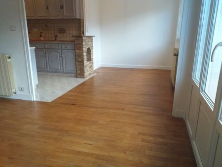 Location Appartement 3 pièces 65m² TROYES 10000 - Photo 3