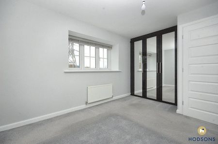 3 bedroom semi-detached house to rent - Photo 2