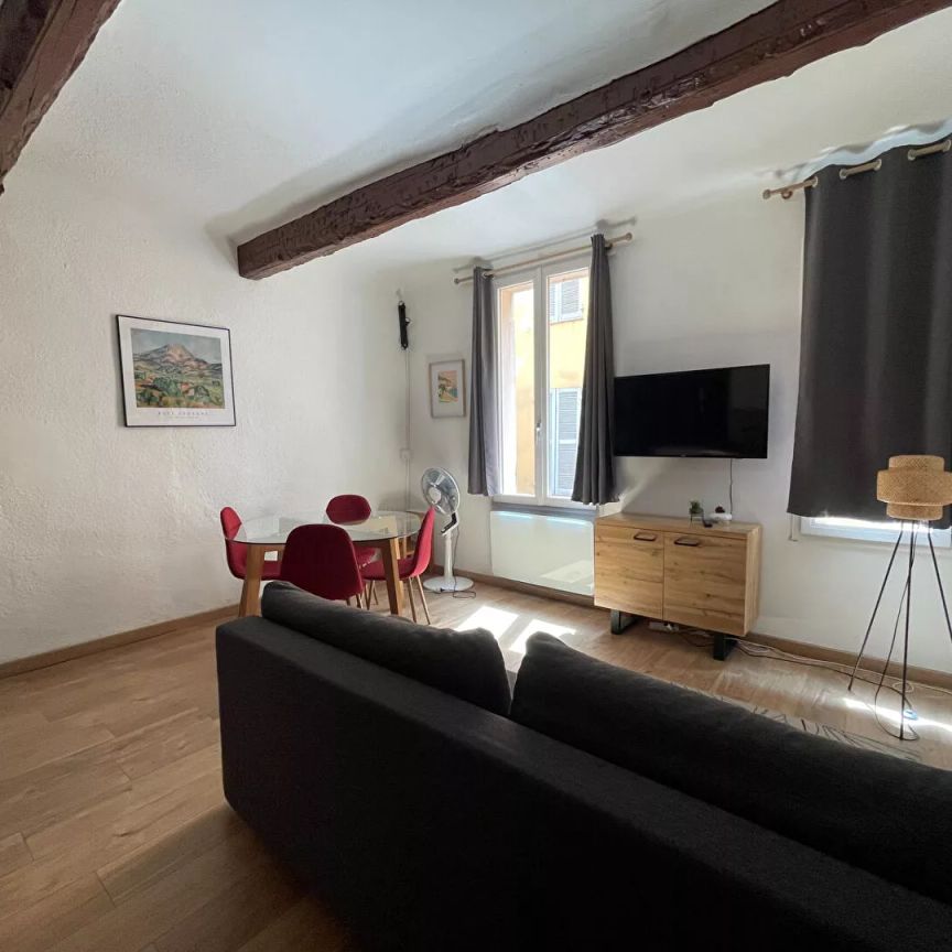 A LOUER - AIX CENTRE VILLE - MAGNIFIQUE T2 MEUBLE - Photo 1