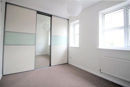 2 bedroom semi-detached house to rent - Photo 3