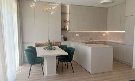 Luxusný 5 izbový byt so záhradou - Photo 2