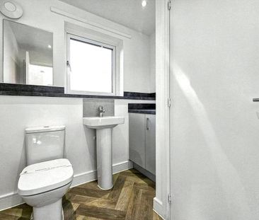 2 bedroom terraced house to rent - Photo 2