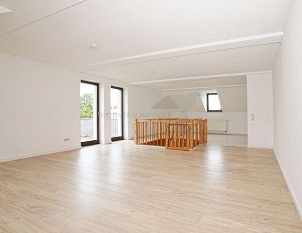 Große Maisonette-Dachgeschoss-Wohnung mit Balkon in Marienthal - Foto 1