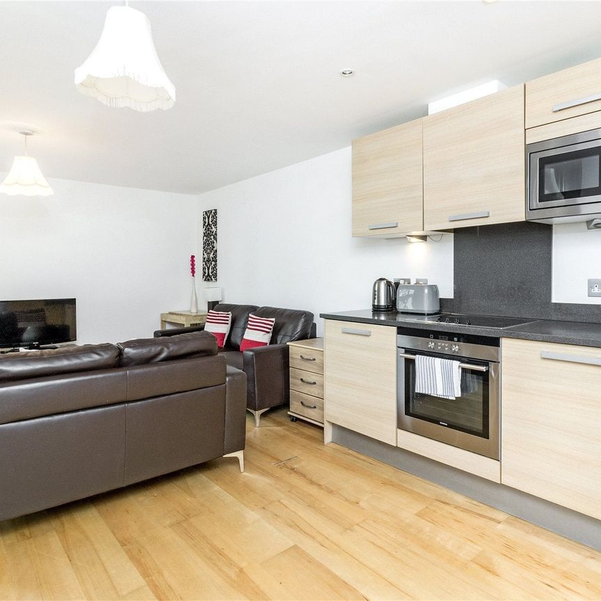 Water Gardens Square, Canada Water, London, SE16 flat to rent - Photo 1