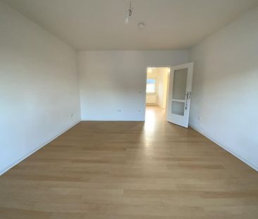 Willkommen Zuhause: 4-Zimmer-Wohnung mit Balkon frei! - Foto 3