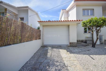 Apartamento T2 para arrendar com Varanda e Garagem em São João do Estoril - Photo 4