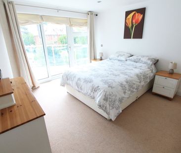 2 bed flat to rent in Boscombe Spa Road, Bournemouth, BH5 - Photo 3