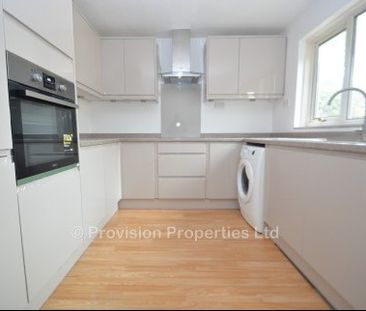 2 Bedroom Student Houses in Leeds - Photo 4