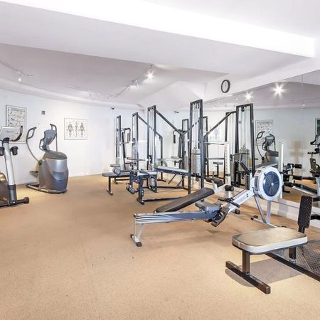 Light & Bright | Furnished | Mariners Cove Facilities - Photo 4