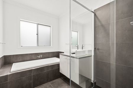 14 Currawong Street, Kalkallo VIC 3064 - Photo 3