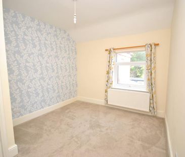 2 bedroom end of terrace house to rent - Photo 5