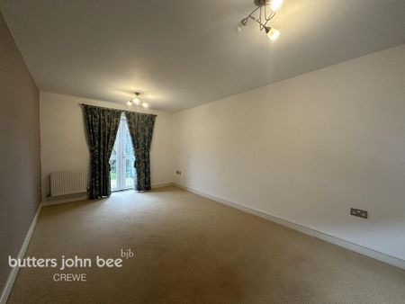 4 bedroom semi-detached house to rent - Photo 3