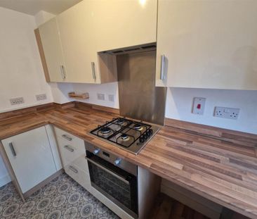 2 bedroom terraced house to rent - Photo 5