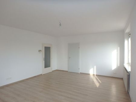 HELLE 3-ZIMMER WOHNUNG MIT BALKON UND GARAGENMÖGLICHKEIT - Photo 5