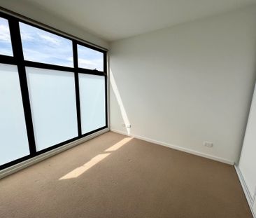 210/296 Middleborough Road, Blackburn - Photo 2