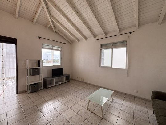 Location Appartement 2 pièces 57m² LE GOSIER 97190 - Photo 1