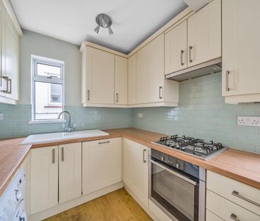 3 bedroom semi-detached house to rent - Photo 5