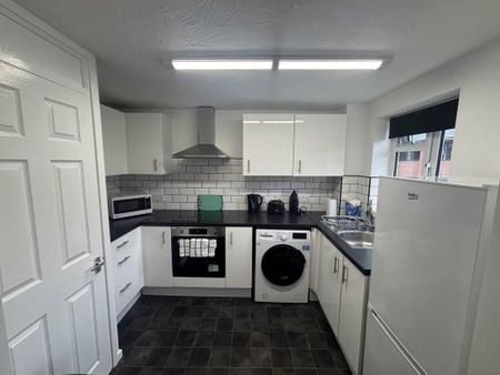 1 bedroom flat to rent - Photo 5