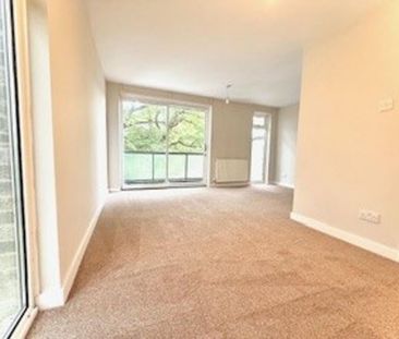 4 bedroom end of terrace house to rent - Photo 3