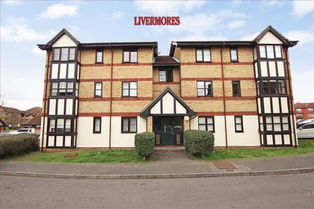 2 bedroom Flat to let - Photo 3