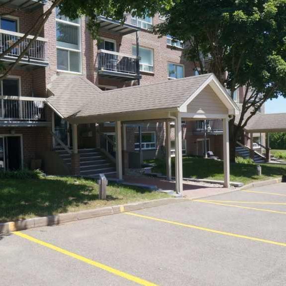 À Louer 4 1/2 - Photo 1