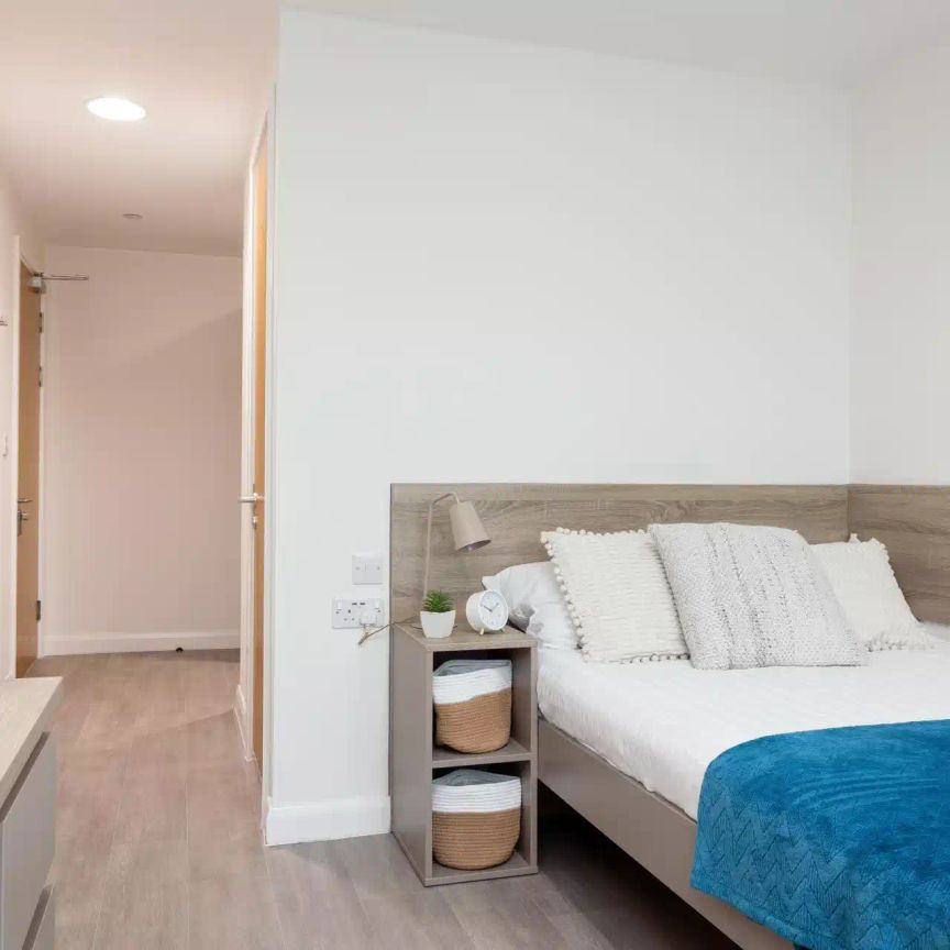 Gold En Suite (Mid Floors) - Photo 1