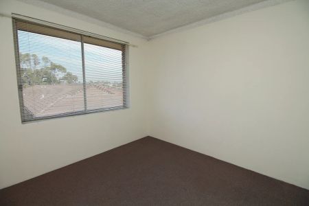 2-Bedroom Apartment in Prime Location, Just Minutes to Parramatta Westfield & Station! - Photo 5