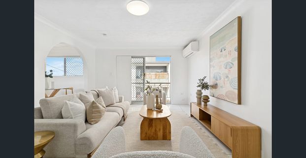 Spacious, stylish & superbly located - Photo 1