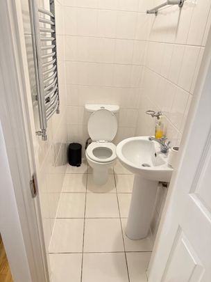 Room in a Shared House, Saxon Road, SE25 - Photo 1