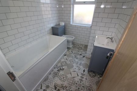 2 bedroom terraced house to rent - Photo 5