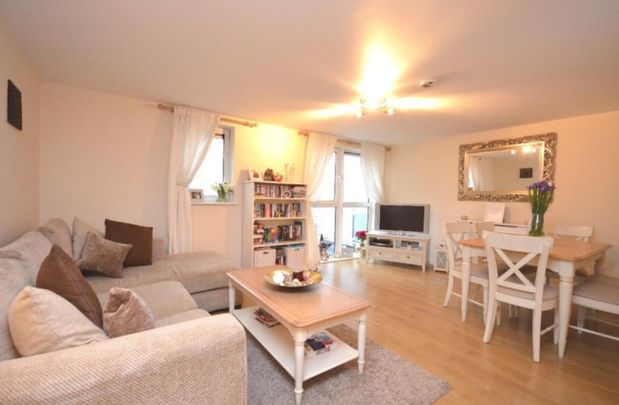 2 Bed Flat, Stretton Mansions, SE8 - Photo 1