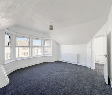 London Road, Bexhill, TN39 3LB - Photo 2