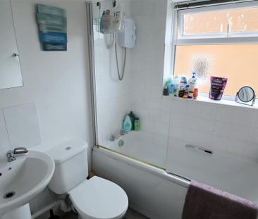 3 bedroom semi-detached house to rent - Photo 6
