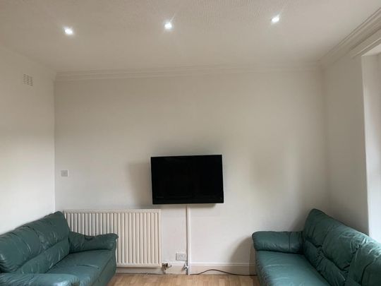 6 bedroom flat to rent - Photo 1