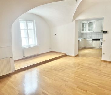 Charmante 2-Zimmer-Altbauwohnung mit Gewölbedecken und großzügigem ... - Foto 1