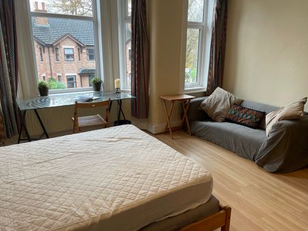 5 Bed Terraced House, Platt Lane, M14 - Photo 3