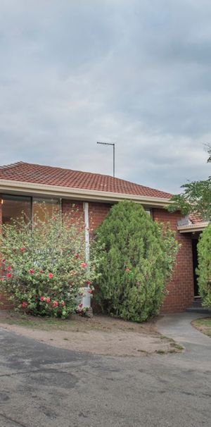 SINGLE STOREY CLOSE TO TEMPLESTOWE VILLAGE! - Photo 1