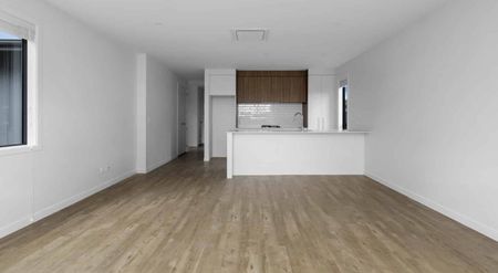 Lovely home located in a popular Cambridge area - Photo 3