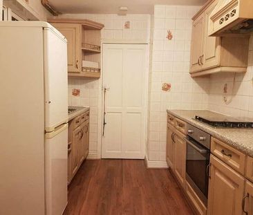 Lindsay Avenue, Wycombe, HP12 - Photo 3